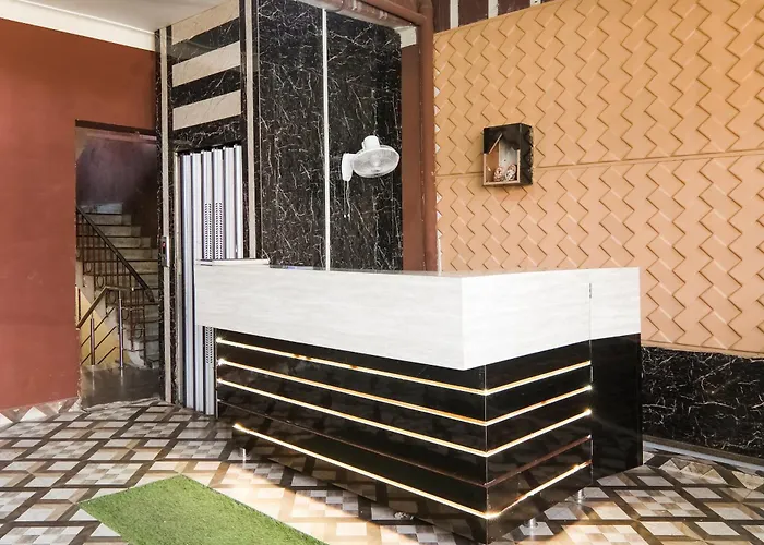 Hotel O Samrat