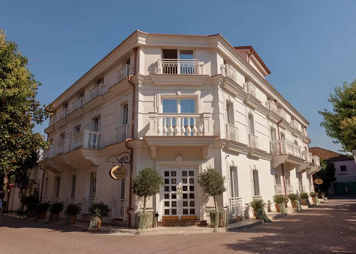 Giulia Albérgo Hotel Durrës