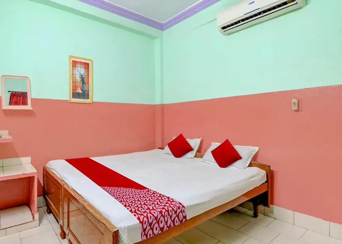 Oyo Flagship Sri Durga Lodge