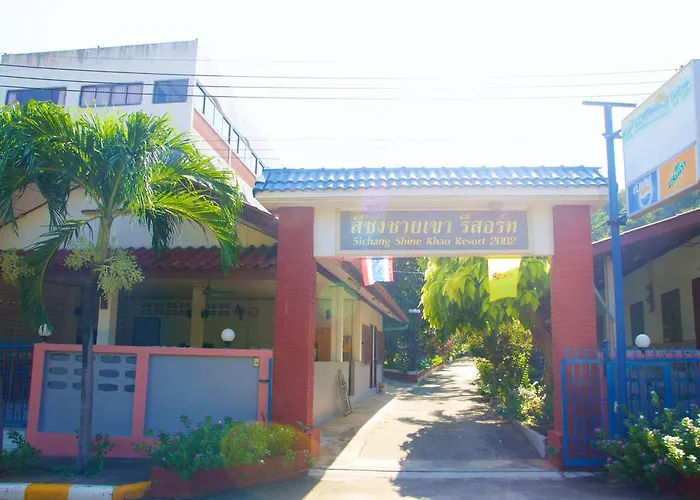 Sichang Shine Khao Resort