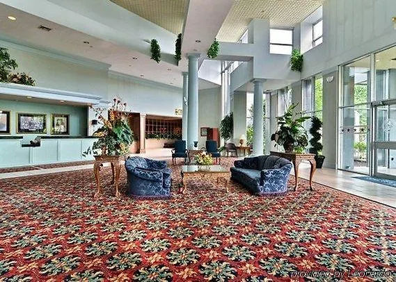 Holiday Inn Youngstown-North Metroplex Ctr
