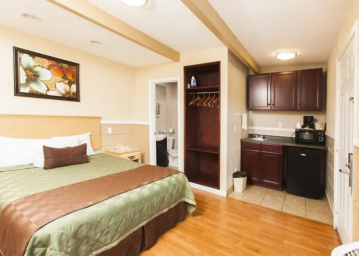 Tri-Valley Inn & Suites
