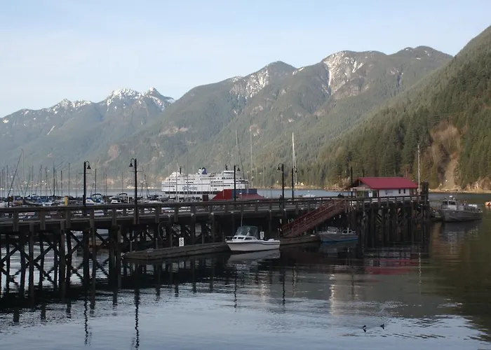 The Classic Horseshoe Bay Motel