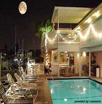 Snug Harbor Inn Waterfront Ban
