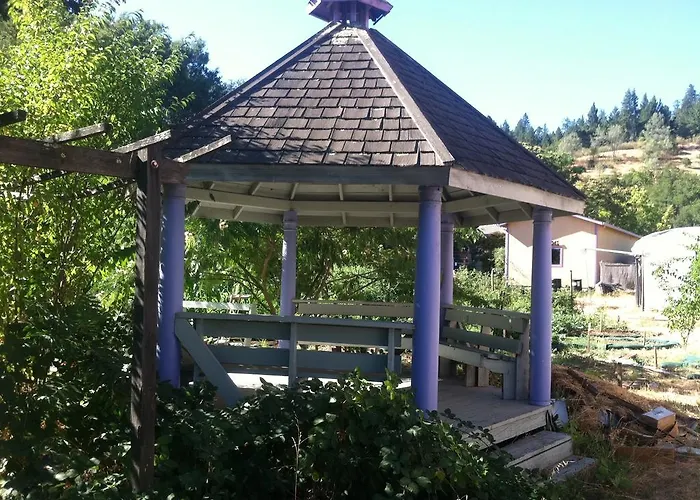 Hobbit Hut