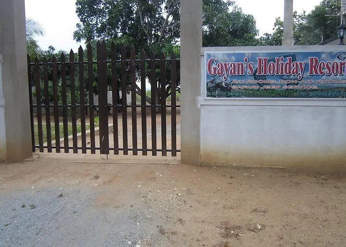Hotel Gayan'S