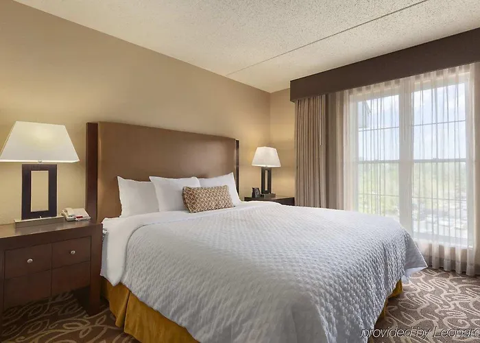 Embassy Suites Pittsburgh - International Airport