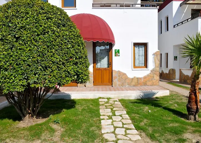 Club Cherry Hotel & Family Suites