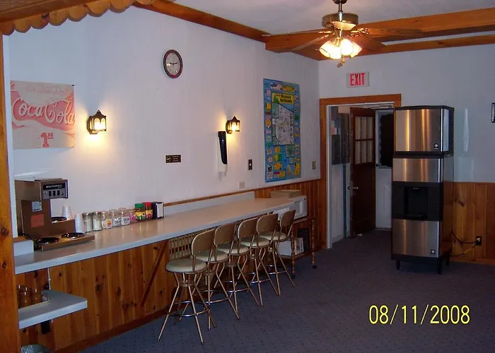 Travelers Inn Motel - Eagle River Downtown