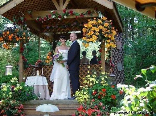 Pearsons Pond Inn And Spa