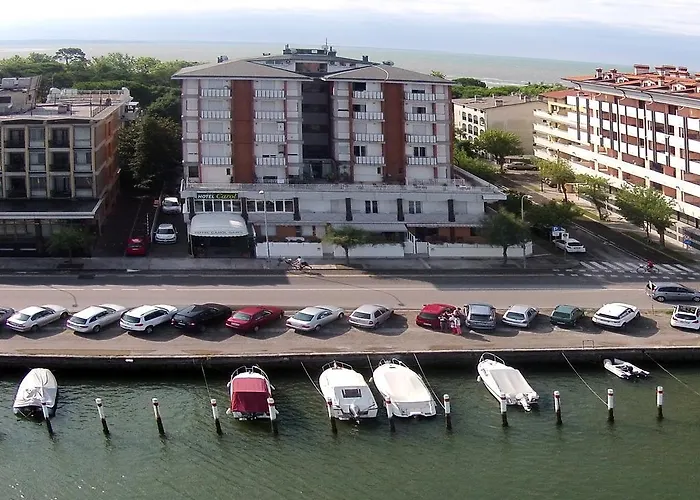 Hotel Carol