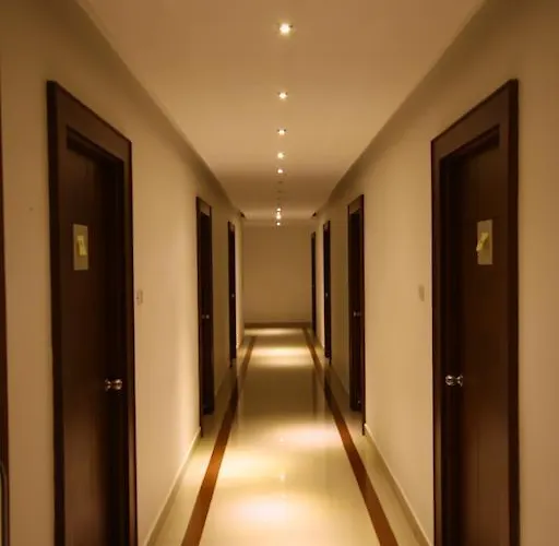 Hotel Crescent Crest Sriperumbudur