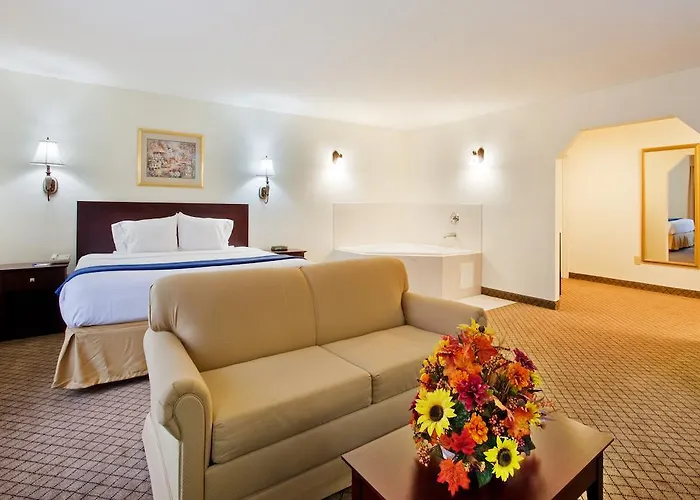 Holiday Inn Express Dillard