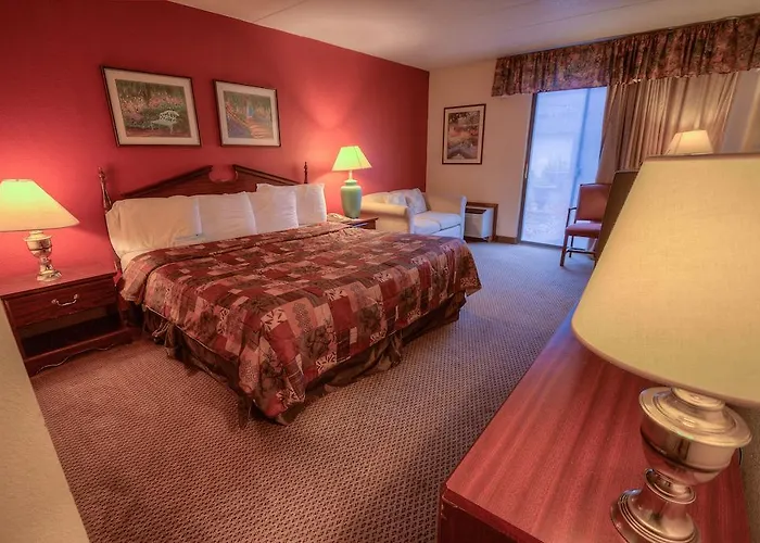 Days Inn Maplewood Hotel And Conference Center