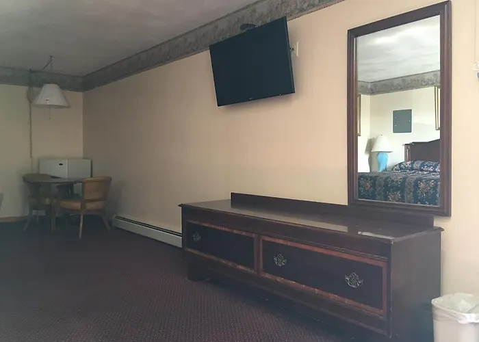 Knotty Pine Motel