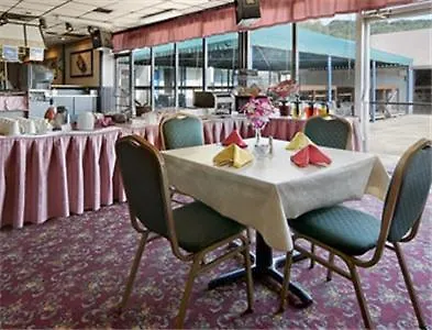 Days Inn Hotel & Conference Center - Meadville