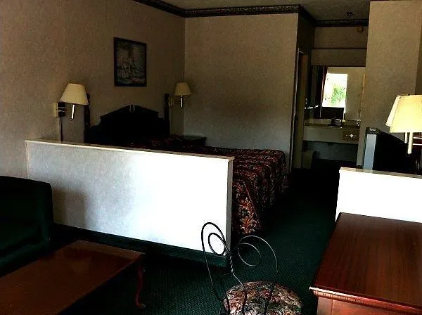 Americas Best Inn & Suites Greenwood
