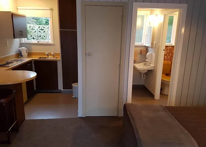 Camberley Court Motel