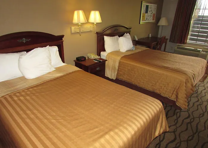 Days Inn & Suites By Wyndham Fort Valley
