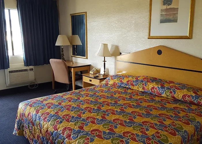 Budgetel Inn & Suites