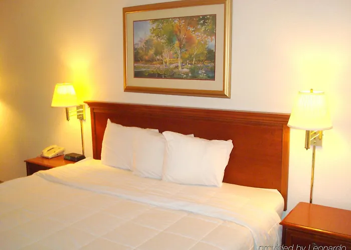 Holiday Inn Newport-I-40 Exit 435