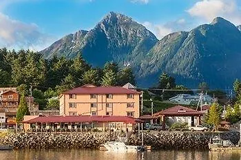 Totem Square Hotel And Marina