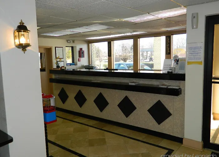 Deluxe Inn And Suites York
