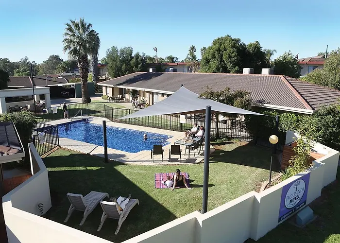Jacaranda Apartments