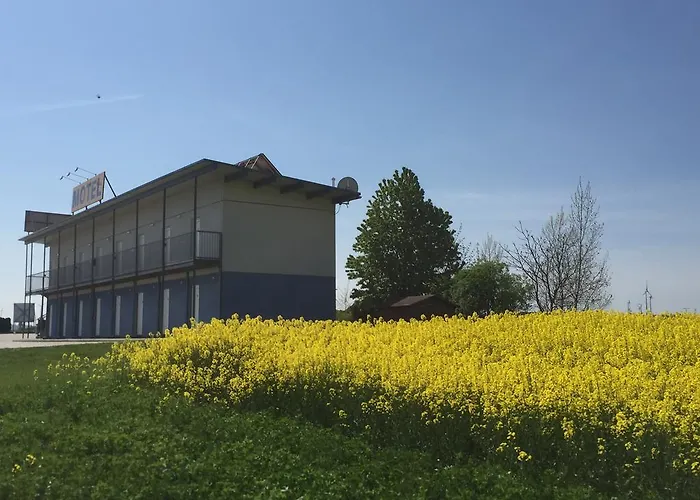 Tour-Motel