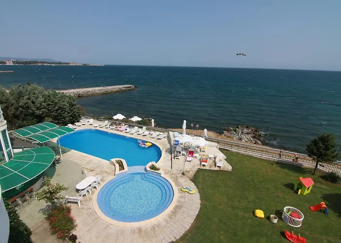 Peter Hotel