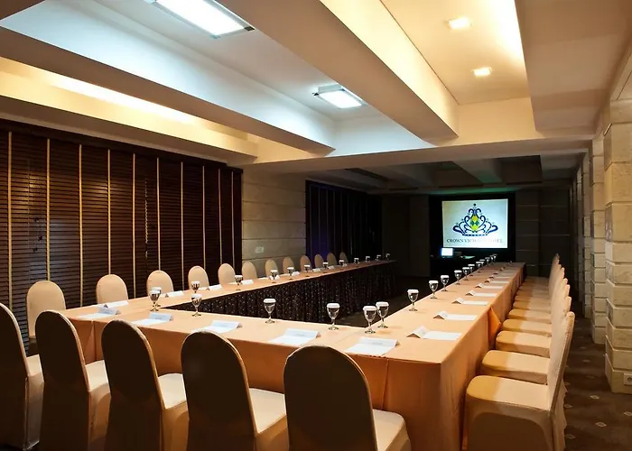 Crown Victoria Hotel Tulungagung