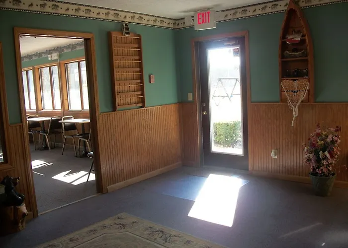 Mohican Little Brown Inn Loudonville
