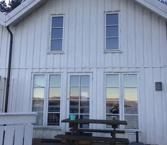 Sponavik Camping