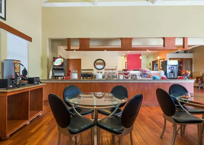 Navona Live Oak Hotel
