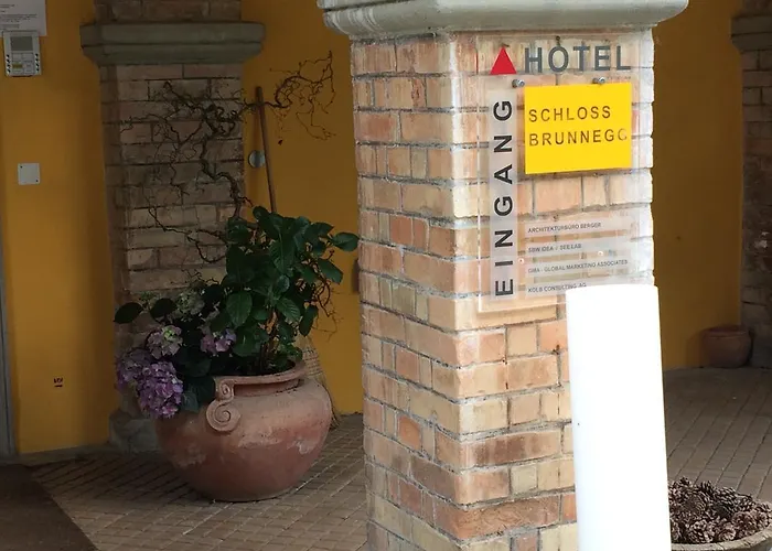 Schloss Brunnegg