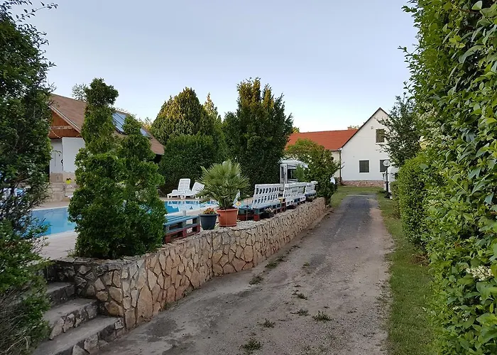 Mandel Camping