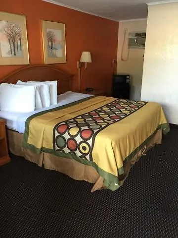 Country Hearth Inn-Hannibal