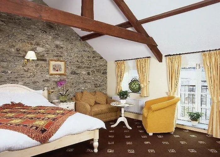Browns Tavistock