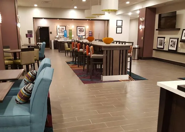 Hampton Inn Pratt