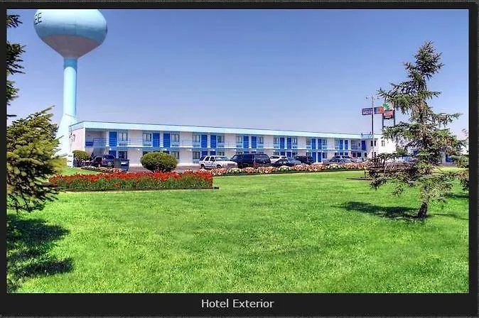 Country Host Motel