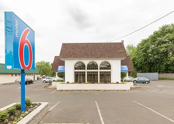 Motel 6-Warminster, Pa