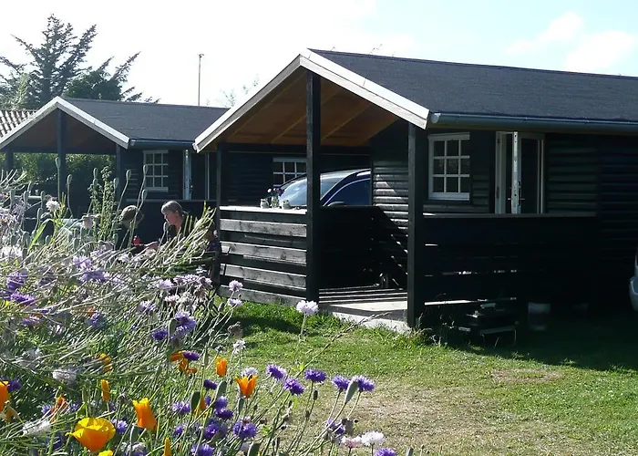 Lonstrup Camping Cottages & Rooms