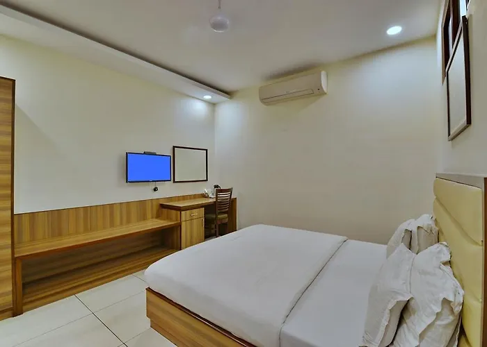 Hotel Aricent Opposite Isbt Sector 17 Chandigarh