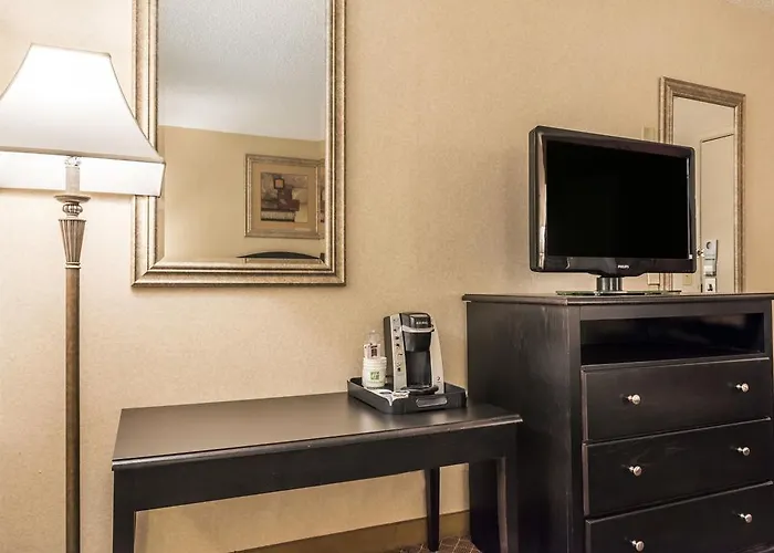 Holiday Inn Perrysburg French Quarter