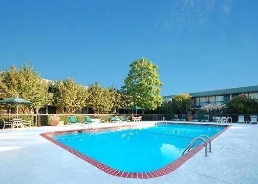 Camden West Inn