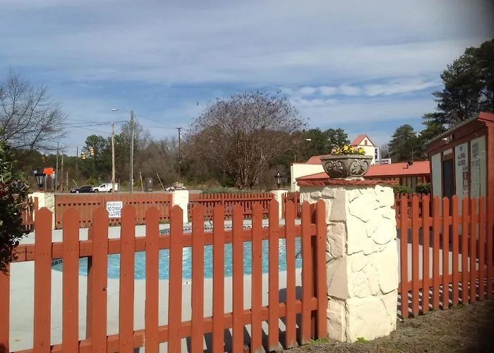 Knights Inn - Cayce