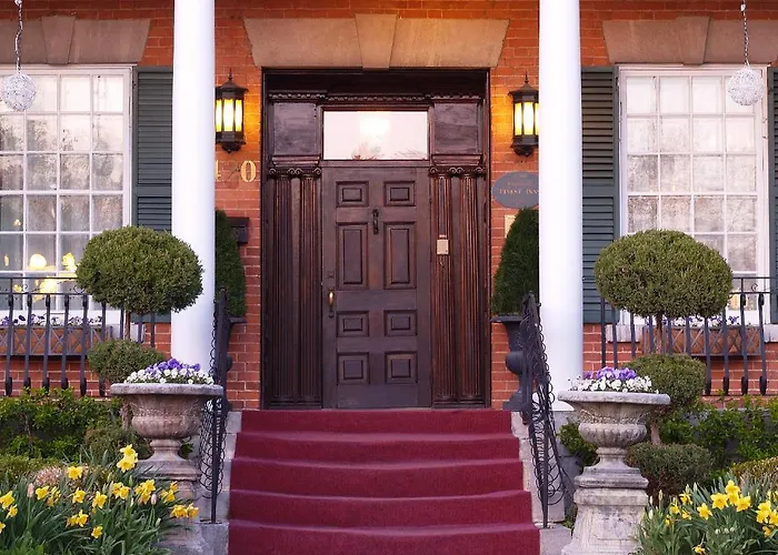 The Woodlawn Inn