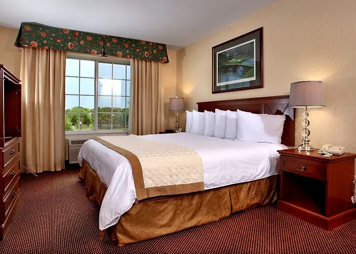 The Lotus Suites At Midlane Golf Resort