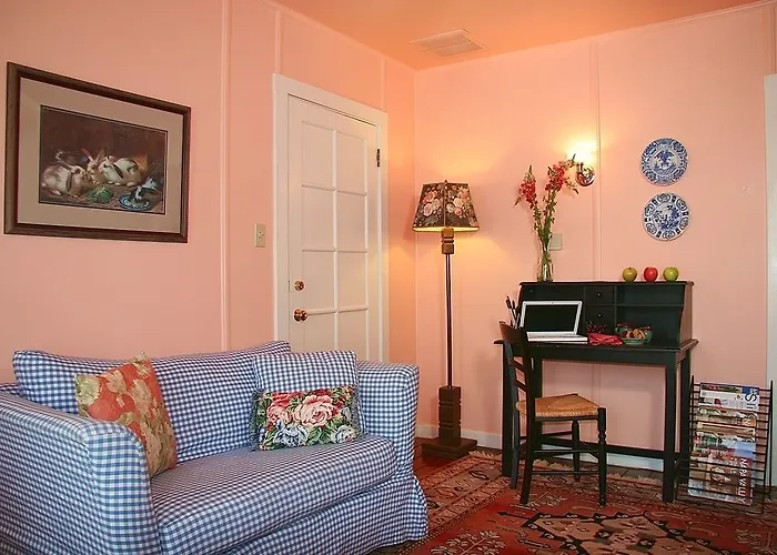 Chelsea Garden Inn