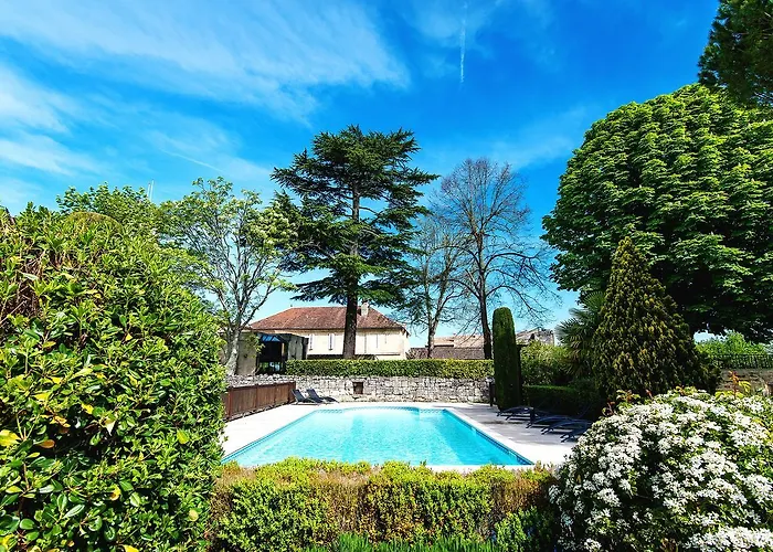 Hotel Au Logis Des Remparts